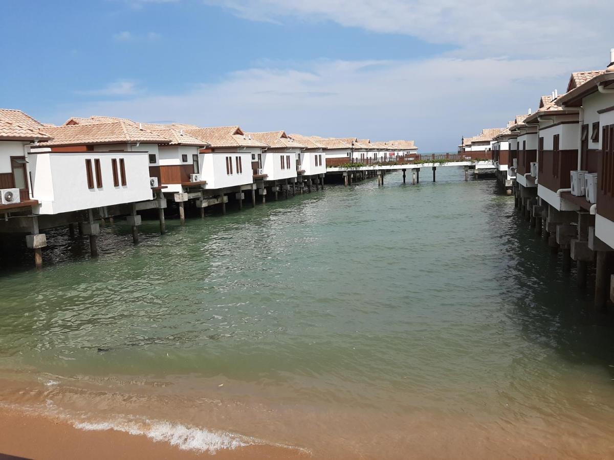 Wonderland Private Pool Villas at Port Dickson Buitenkant foto